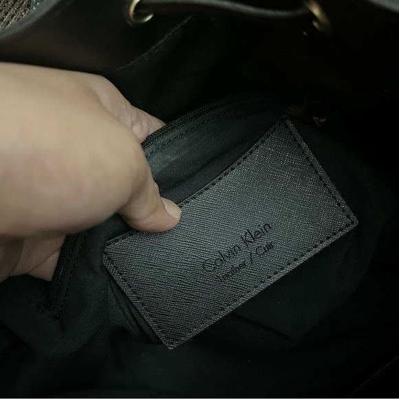 Calvin Klein Women's Black Leather Drawstring Bucket Bag - Picture 4 of 7